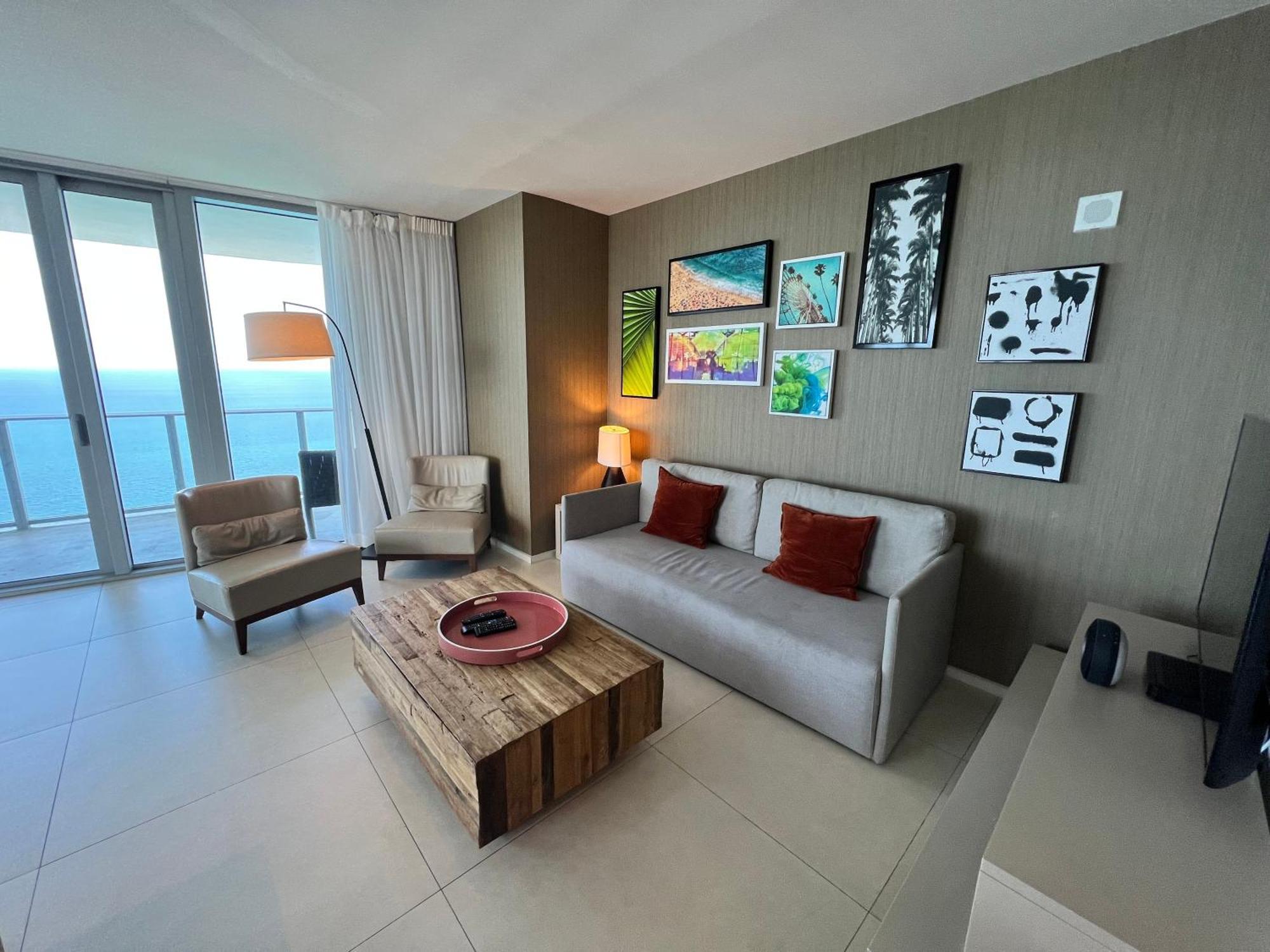 Luxury Beverley Beach