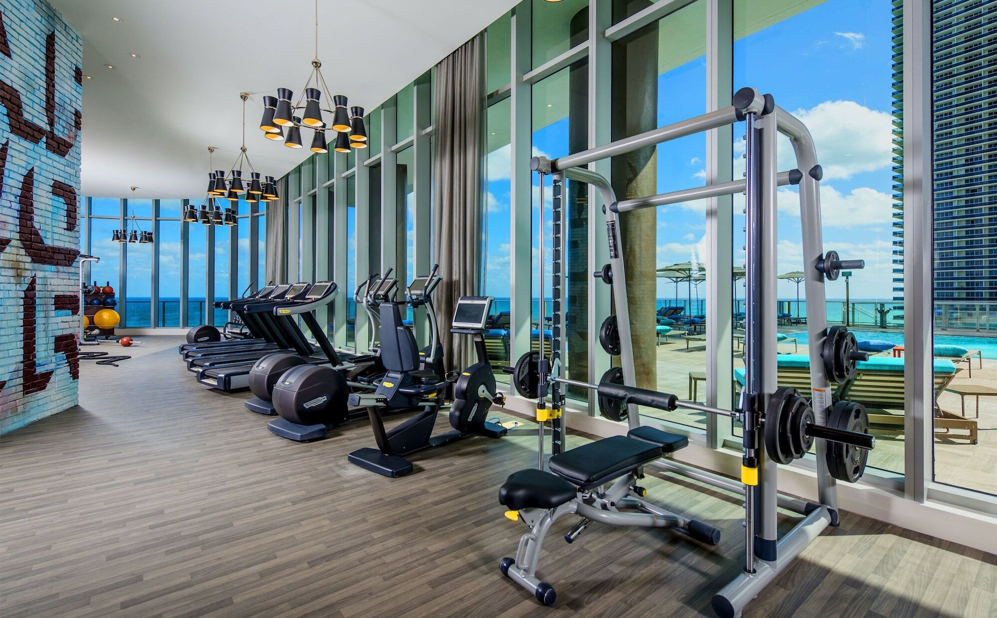 Luxury 4* Beverley Beach